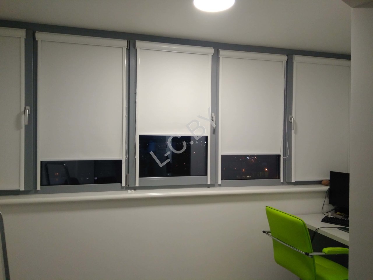 Блэкаут шторы на окна в офис