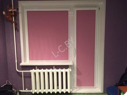 розовые рольшторы на балконную дверь и окно