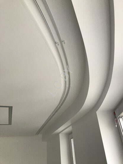 Алюминиевый карниз для навесного потолка